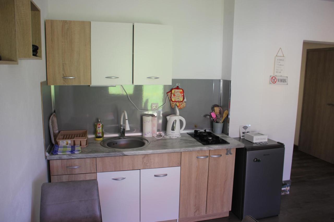 Studio Apartments Adian Korenica Exterior foto